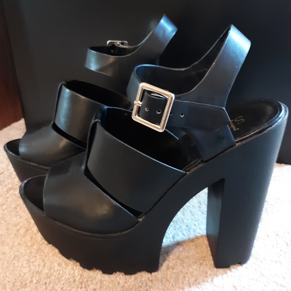 Strappy Black Buckle Chunky Platform Heels